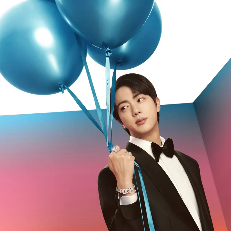 JIN帥氣拍攝FRED聖誕形象。品牌提供