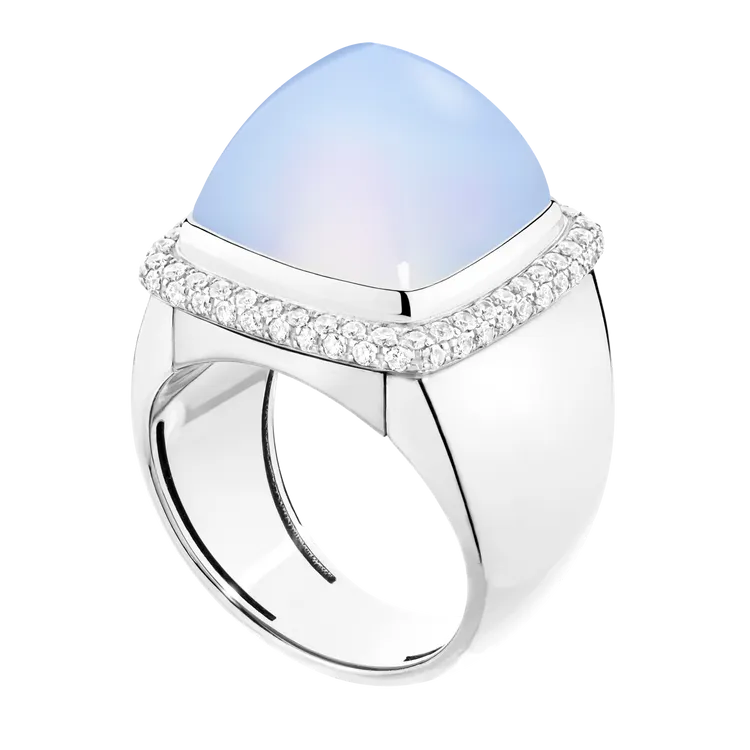 Pain de Sucre系列玉髓戒指。品牌提供