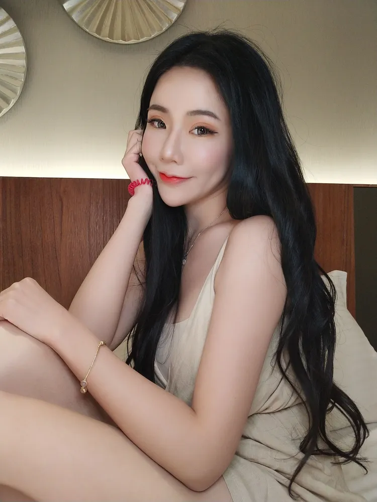 小菲寶熱中美的事物，勇敢追求讓自己變美的方法。