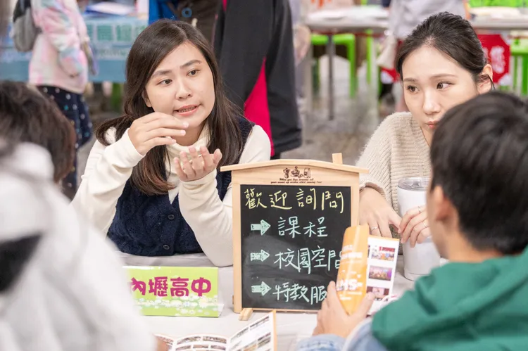 諮詢攤位。桃園市府提供
