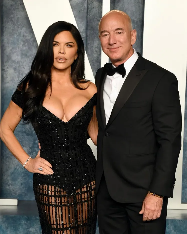 貝佐斯（右）與桑切斯公開戀情約5年。翻攝IG/Lauren Sánchez