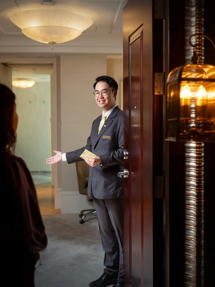 台北文華東方酒店向來致力於延攬最佳酒店服務人才，更為員工提供豐富多樣的福利，包含正職員工每年享有集團全球41間酒店不限次數的員工優惠房晚住宿。業者提供