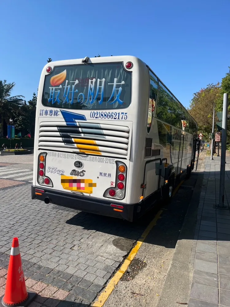 肇事大客車。民眾提供