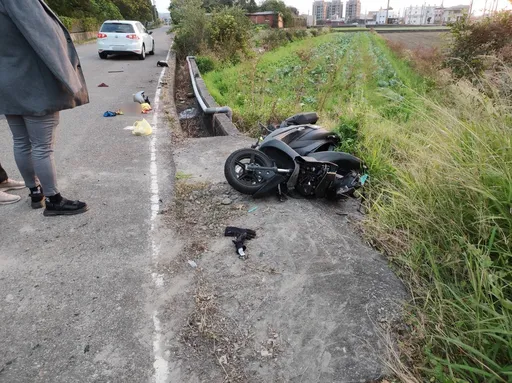 苗栗國道涵洞死亡車禍 轎車路口撞機車!女騎士頭部重創身亡