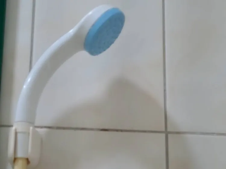 東湖大學宿舍沒熱水可用讓學生叫苦連天。學生提供