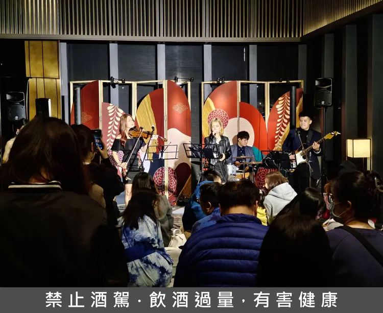 礁溪晶泉丰旅以微醺跨年，邀請梅斯樂團Mavis與旅客迎接2025精彩時刻。業者提供