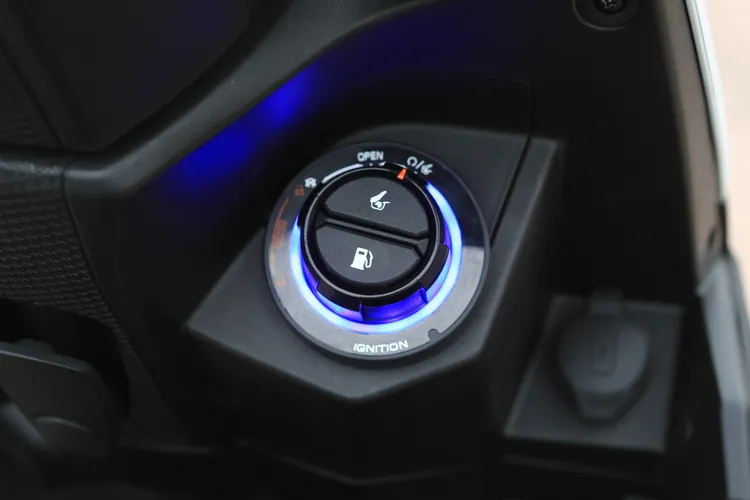 標準配備的Keyless感應式鑰匙，帶來更便利的使用機能。林浩昇攝