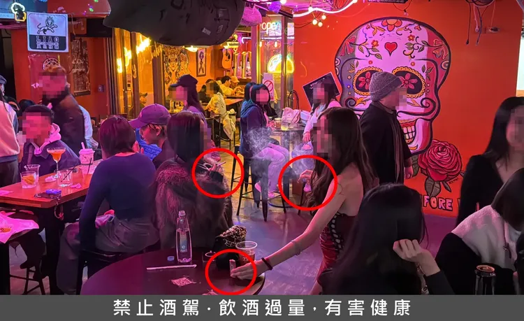 附近居民抱怨花博公園夜晚「菸」霧瀰漫。攝影中心