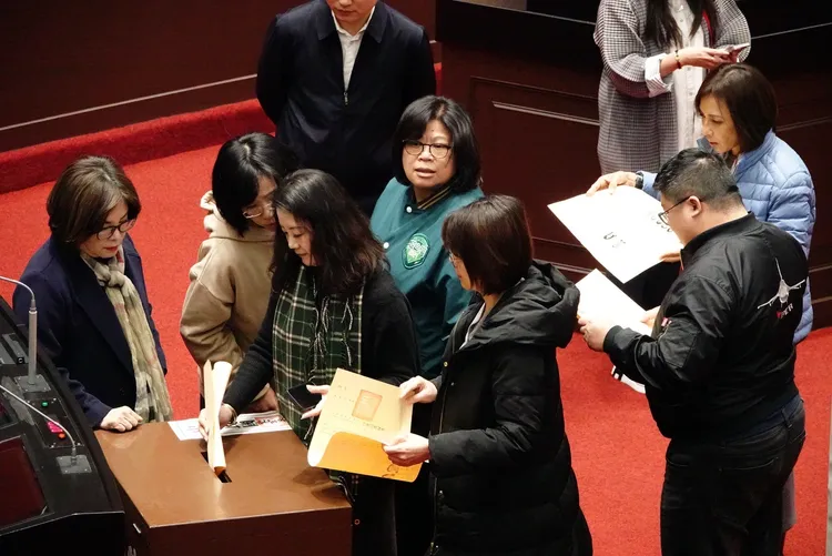 最終7位被提名人都未通過提名。記者莊宗達攝