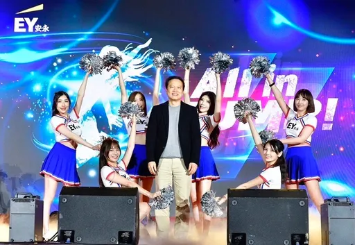 告五人、Energy接力開唱! 安永「All In Jump」尾牙2千人同樂