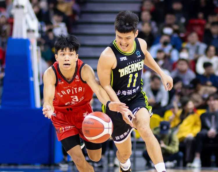 丁聖儒(左)。TPBL