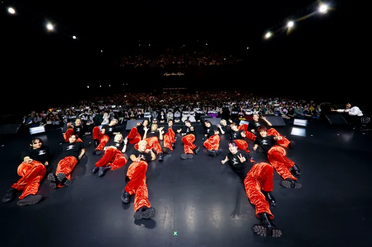 THE RAMPAGE與粉絲留下大合照。LDH愛夢悅提供