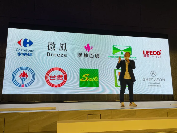 EVOASIS與中油、台糖、統一等加油站以及家樂福、微風、禮客等大型百貨商場合作，進一步擴大快充網絡。林浩昇攝