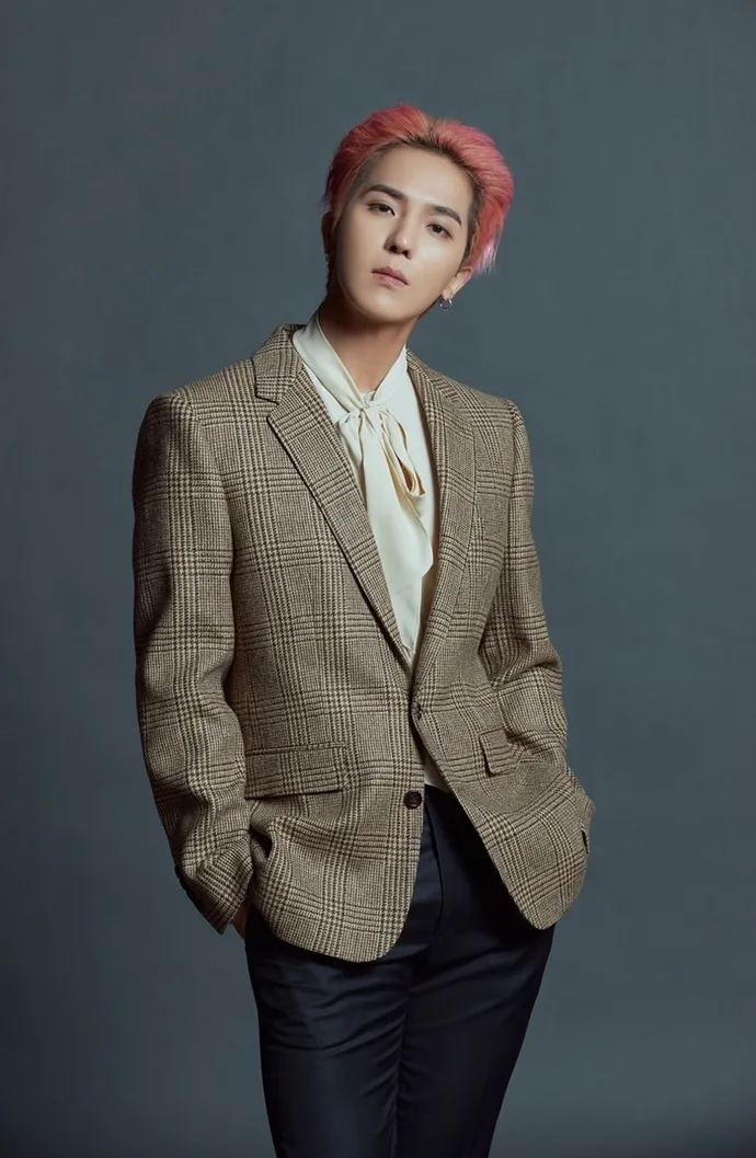 宋旻浩今天退伍請病假，沒出現在服役單位。翻攝YG娛樂