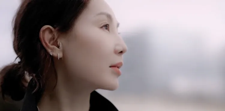 張曼玉拍攝廣告。翻攝Olay微博