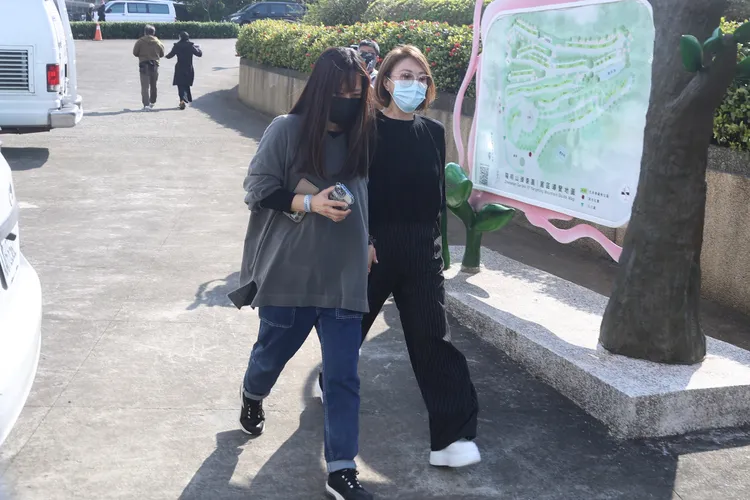 李翊君低調現身瓊瑤陽明山花葬現場。特勤中心攝