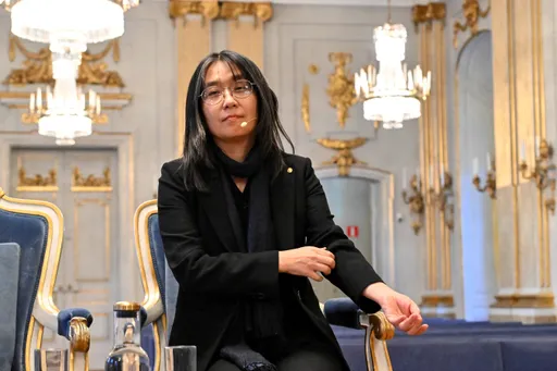 韓國首位諾貝爾文學獎得主曾寫「光州事變」 韓江對尹錫悅戒嚴表達震驚