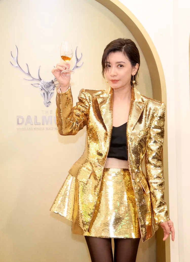 賈靜雯自爆喝酒喜歡咬人。攝影中心攝