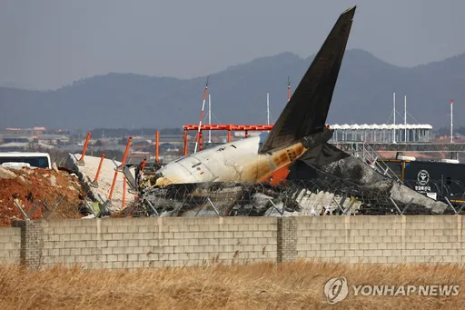 濟州航空空難黑盒子找到了 2生還空服員到院問「發生什麼事了?」