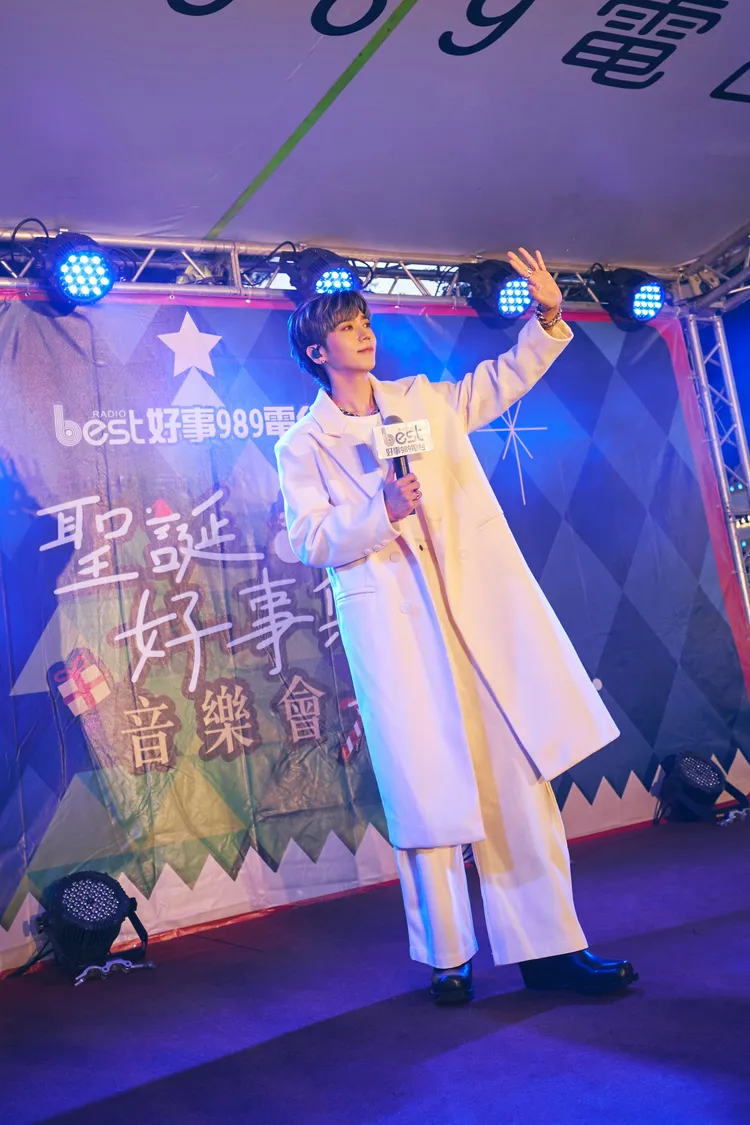 畢書盡首次公開演唱新歌《你留下的愛》，全場粉絲竟已會大合唱。圖／索尼音樂提供