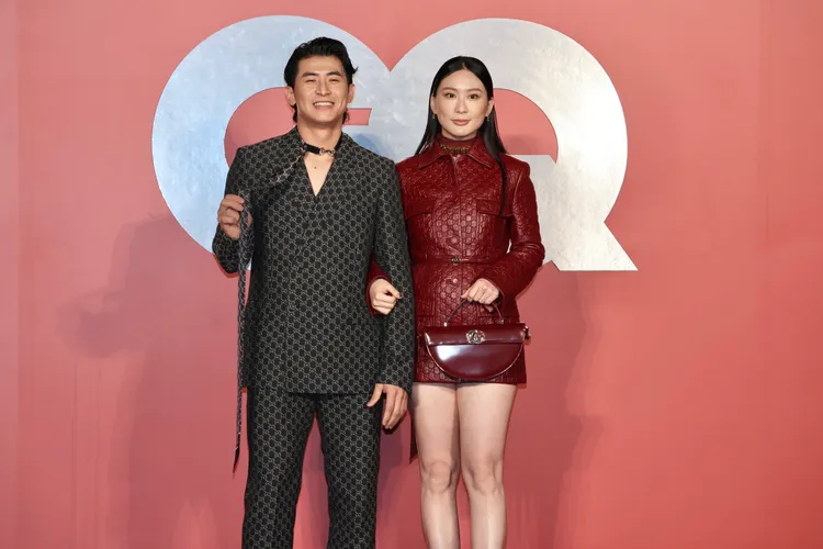 陳傑憲與愛妻綺綺一路攬緊緊。莊宗達攝