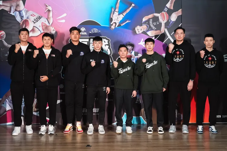 SBL四隊教練與重點選手出席記者會。籃協提供