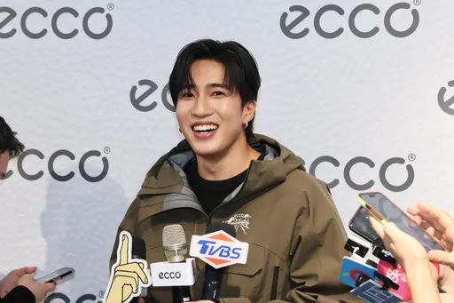 婁峻碩向天借膽!才求婚網紅女友 剛簽正妹新人要她「陪睡覺」