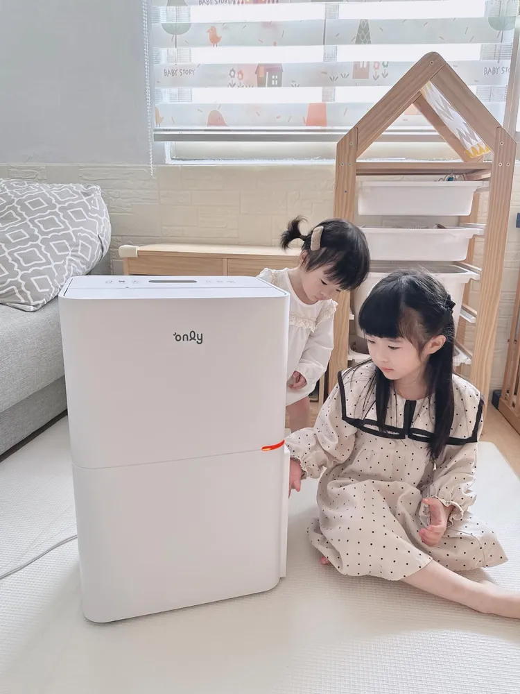 KOL晴媽咪家中有過敏兒，但自從有了HEPA空氣清淨除濕機，可輕鬆掌握家中濕度，不用再擔心空氣影響到寶貝囉
