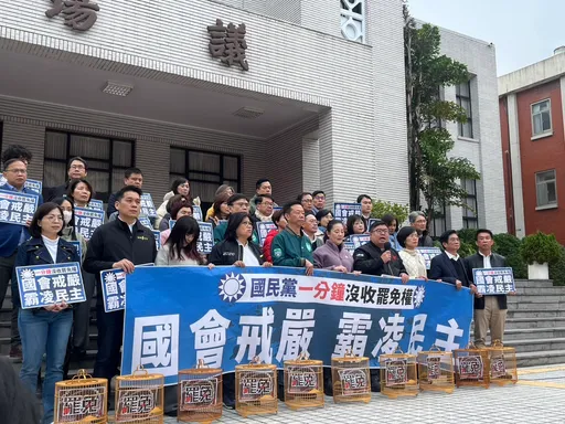 抗議藍委沒收罷免權！綠委闖韓國瑜辦公室怒批「國會搞戒嚴」