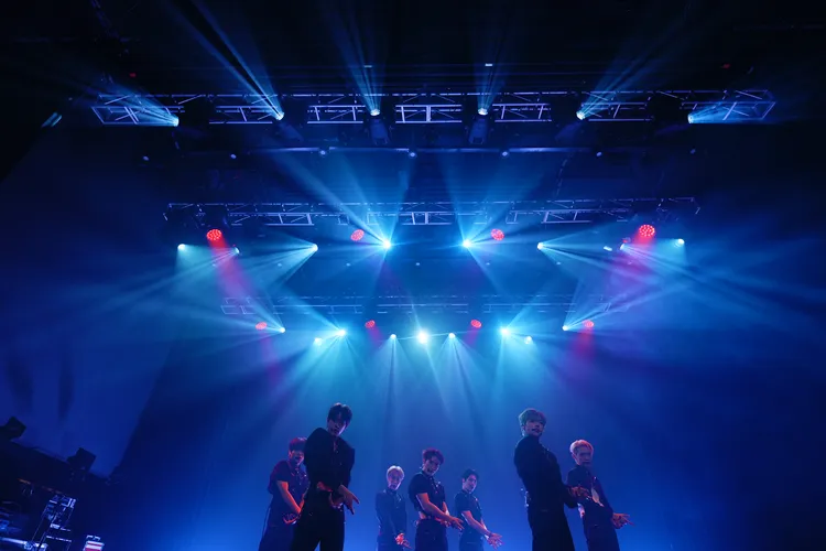 ALL(H)OURS看到在台北取景的《ALL OURS》MV就哽咽。ONINN ASIA提供