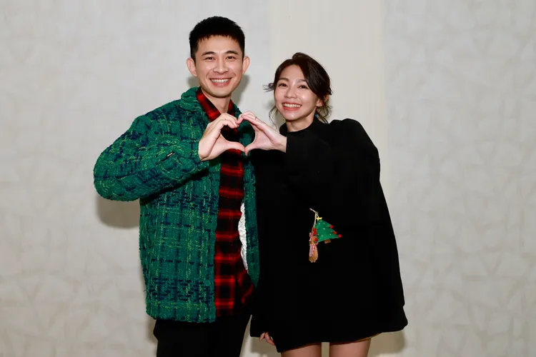 曾子益（右）和曾智希戲裡有情人終成眷屬。民視提供