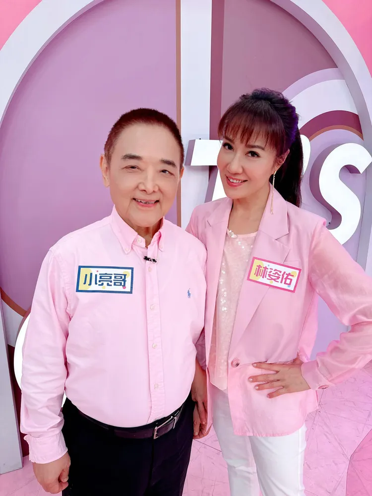 女星林姿佑與小亮哥夫妻合照。翻攝林姿佑臉書