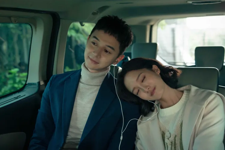 張軒睿（左）和韓寧有情人是否終成眷屬，備受關注。良人行、東森電視提供