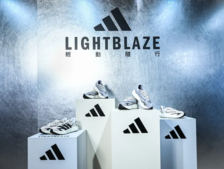 adidas推出城市行走鞋款LIGHTBLAZE系列。品牌提供