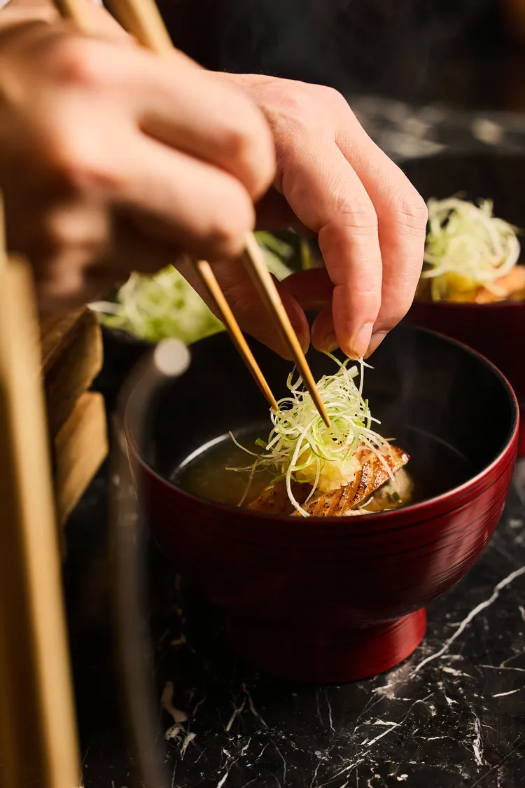 Ukai Kaiseki懷石「鴨肉 鹽麴鍋物 日本大蔥 金柑泥」。業者提供