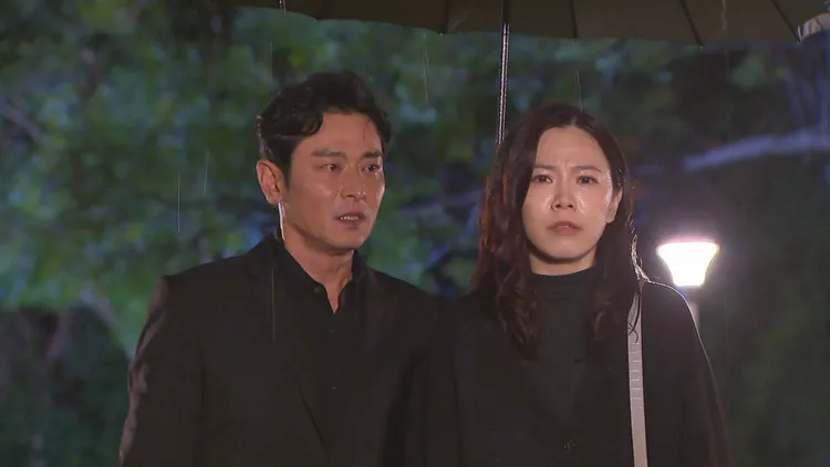 陳冠霖（左）和廖苡喬劇中有感情線。三立提供