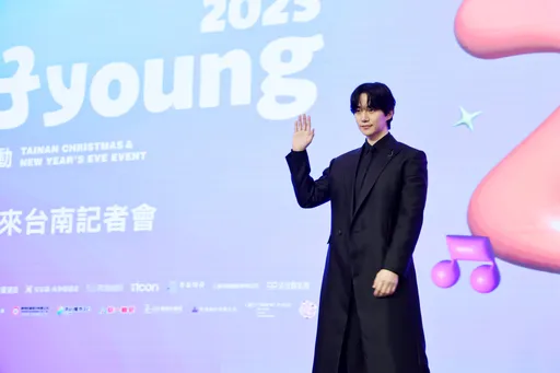 台南跨年晚會將開唱 男神李俊昊黑衣勁裝亮相 活動會場粉絲忙卡位