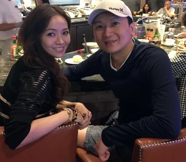 侯佩岑與老公結婚13年。翻攝《婆婆與媽媽》微博