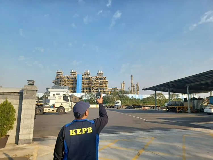 高市環保局派員前往監測空汙數值。高市府提供