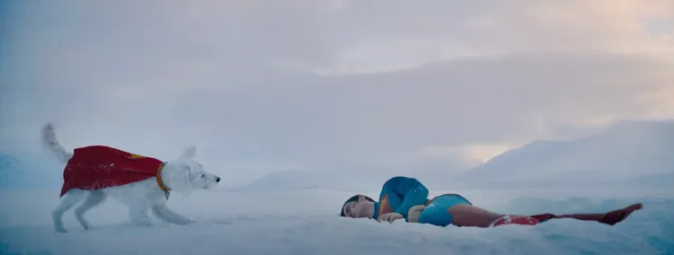 忠實的狗夥伴「超狗氪普托」現身。翻攝華納兄弟台灣YouTube