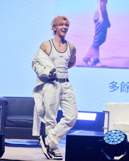 炎亞綸韓國脫衣大解放 李玉璽驚嘆:根本胸肌專場!