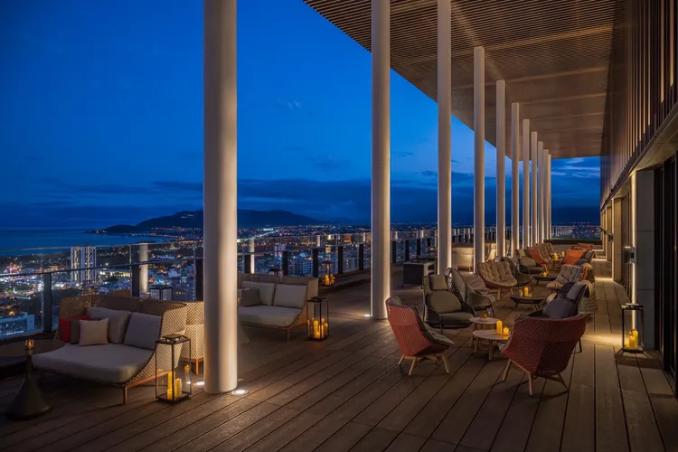 SKY BAR特別開賣跨年派對活動，每人僅須門票1000元即享入場資格。花蓮潔西艾美提供