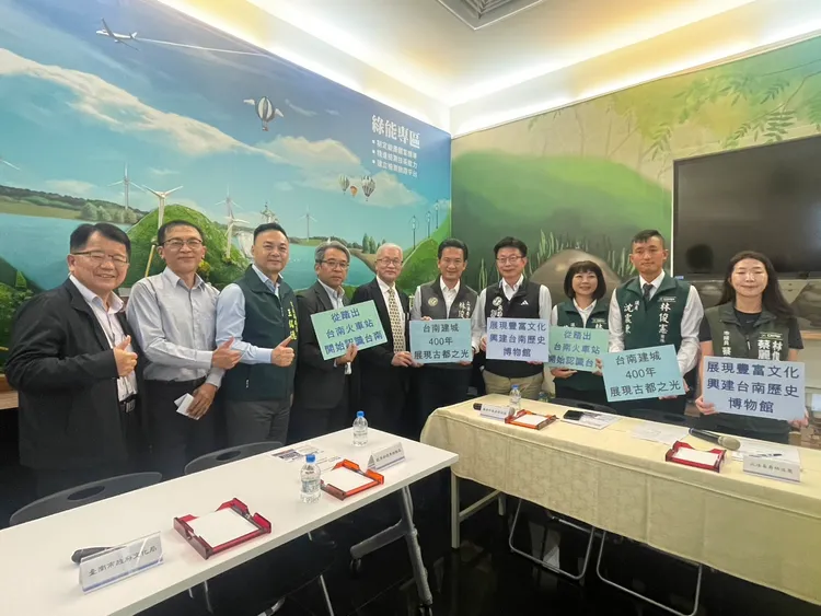 南市府提出「站前廣場改造願景」計畫，立委建議把標檢局台南分局納入，進行整體規劃。民眾提供