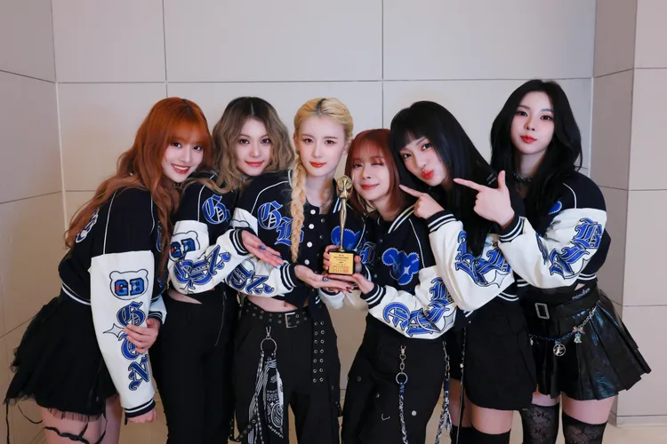 幻藍小熊飛韓國領獎。天空娛樂提供