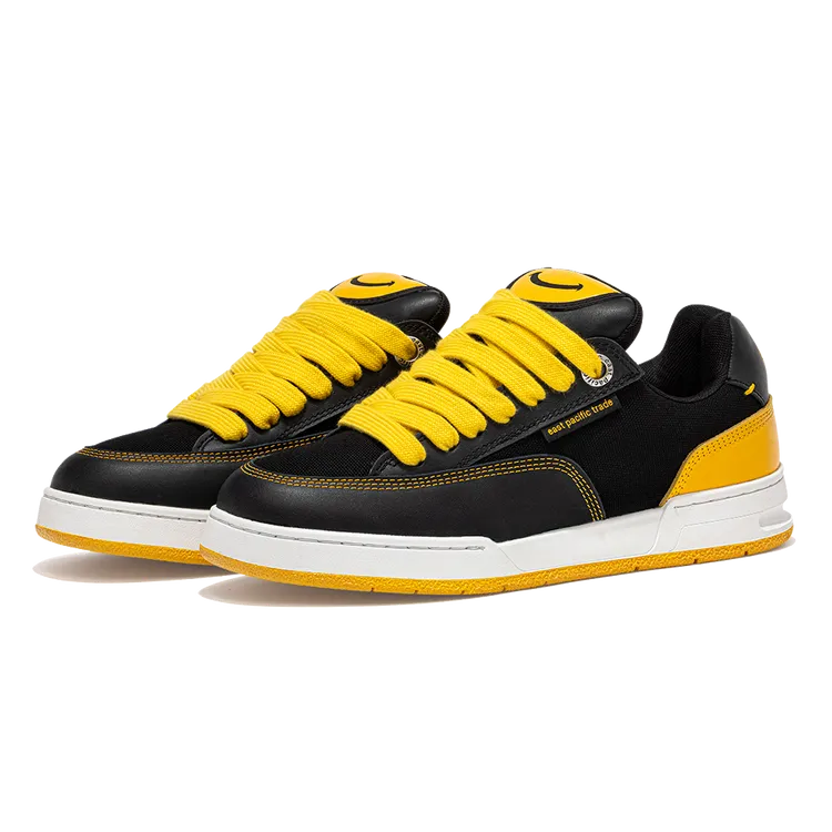 韓國EPT X GRAFFLEX聯名FAT復古皮革滑板鞋，4600元。品牌提供