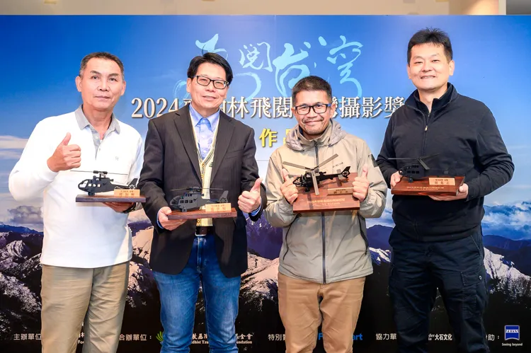 飛閱台灣攝影獎首獎由劉子正「雲林台西海埔新生地」奪下。基金會提供