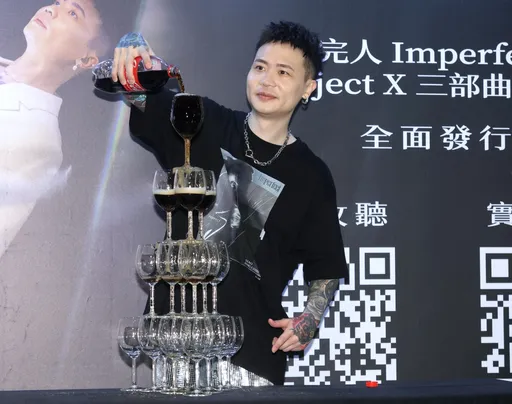 蕭秉治為「小周慧敏」哭爆!下台怕女友變臉 被問結婚話題鬆口了