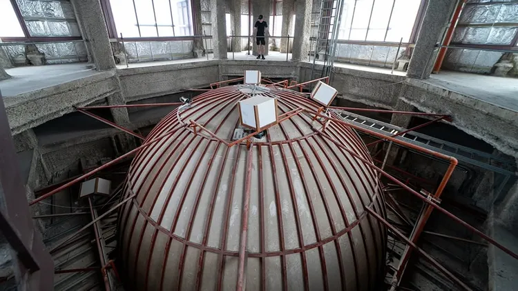 網紅公布入侵新光人壽大樓照片。翻攝自street__vision IG