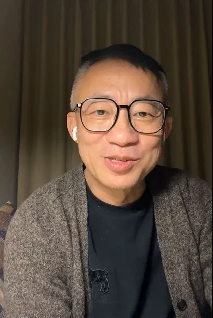 許常德幫李炳輝設計尾牙演出。翻攝許常德臉書