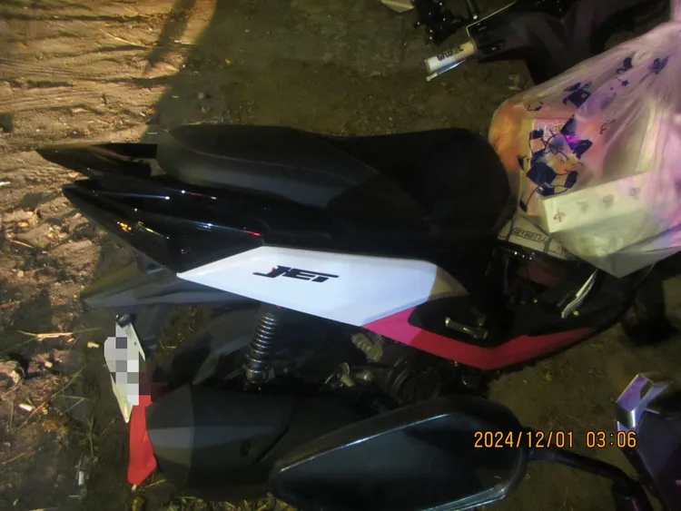 女大生騎乘的機車。民眾提供